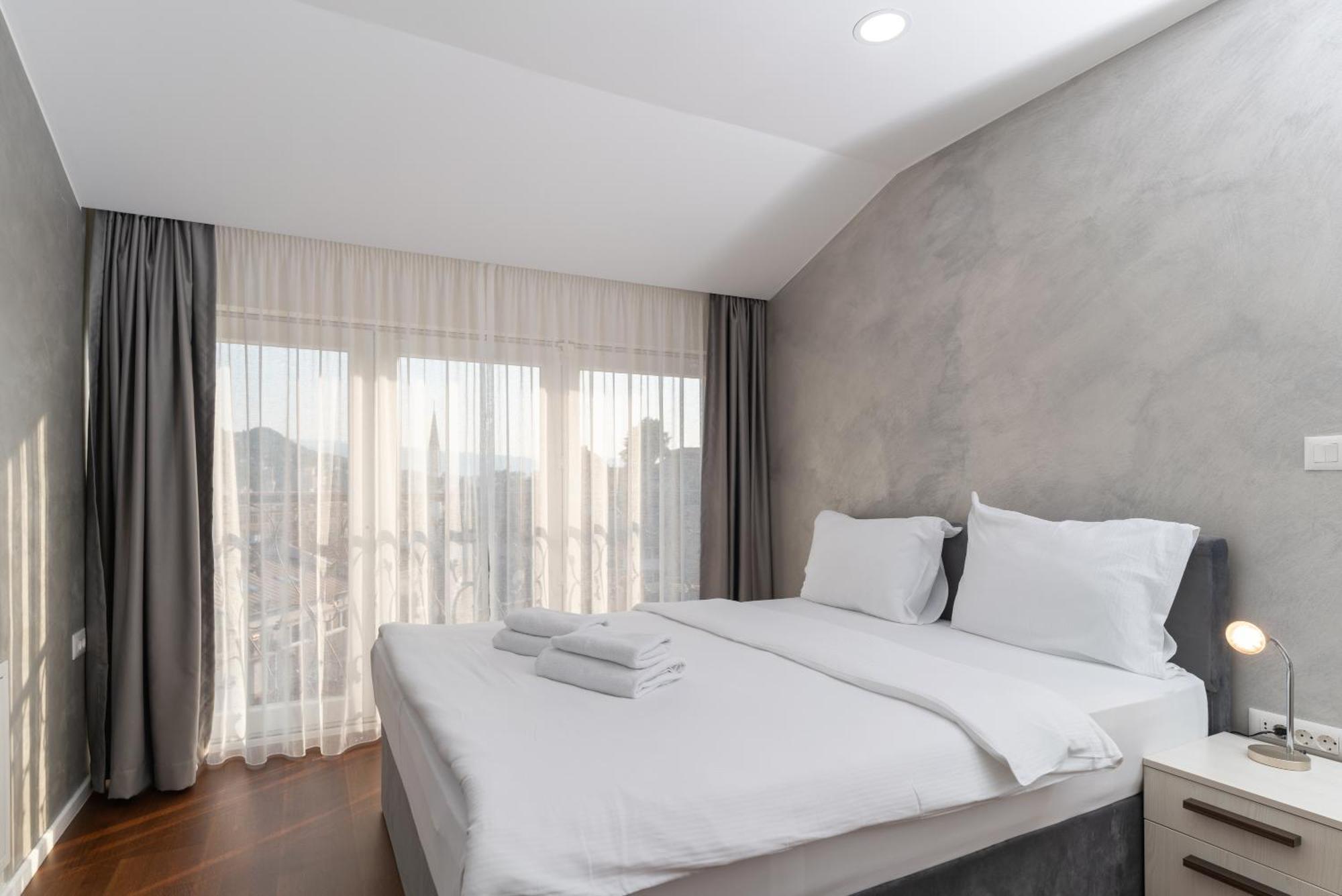 Ornament Hotel And Apartments Сараево Екстериор снимка