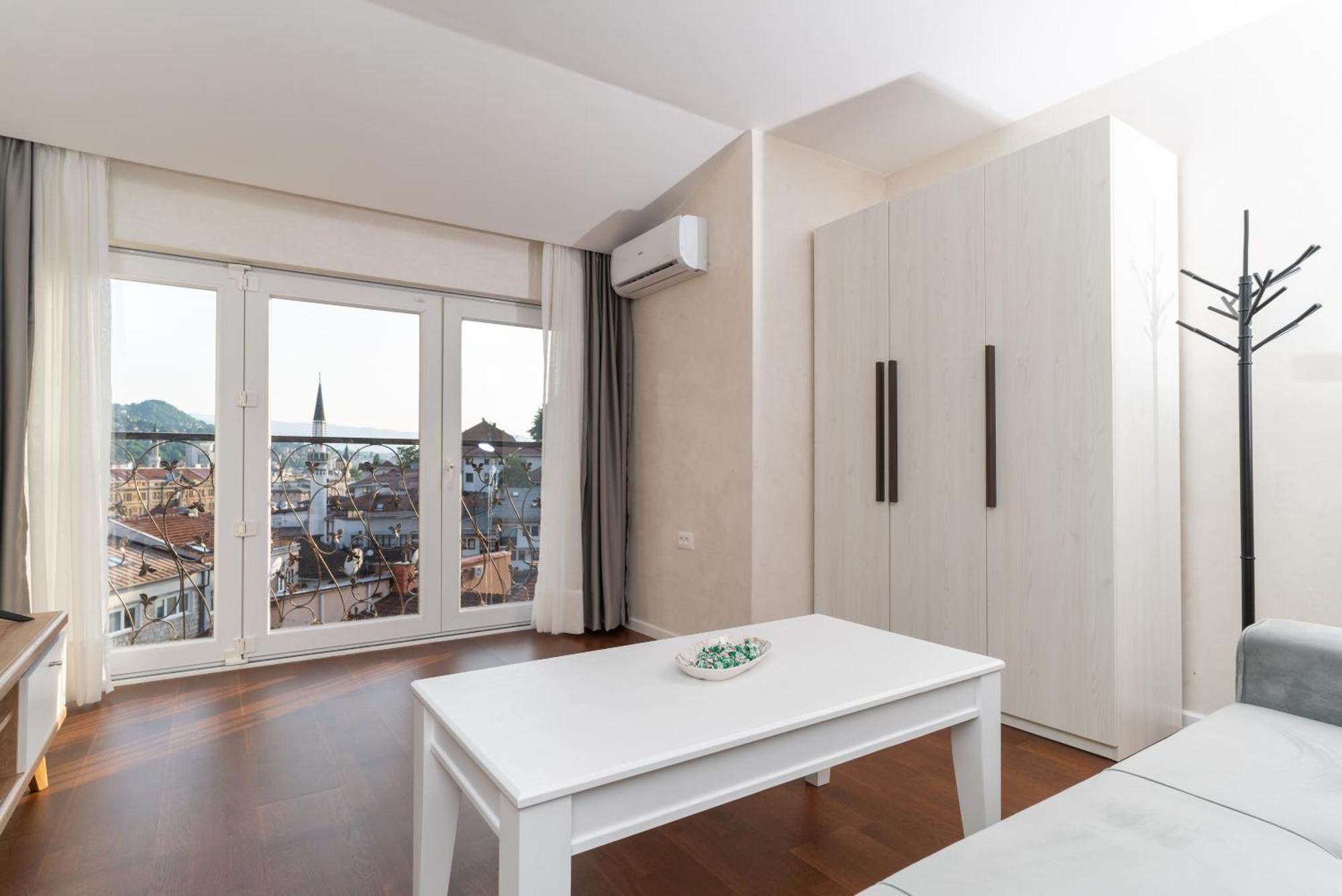 Ornament Hotel And Apartments Сараево Екстериор снимка