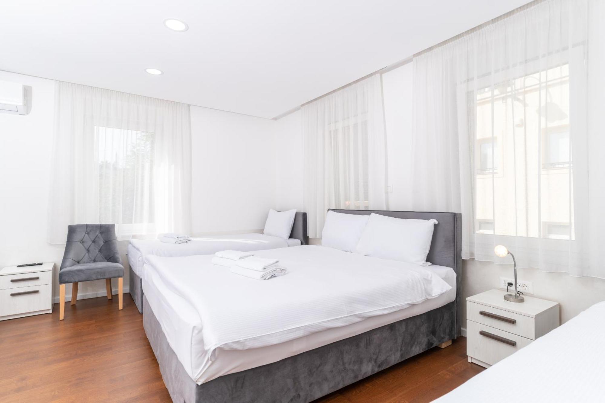 Ornament Hotel And Apartments Сараево Екстериор снимка