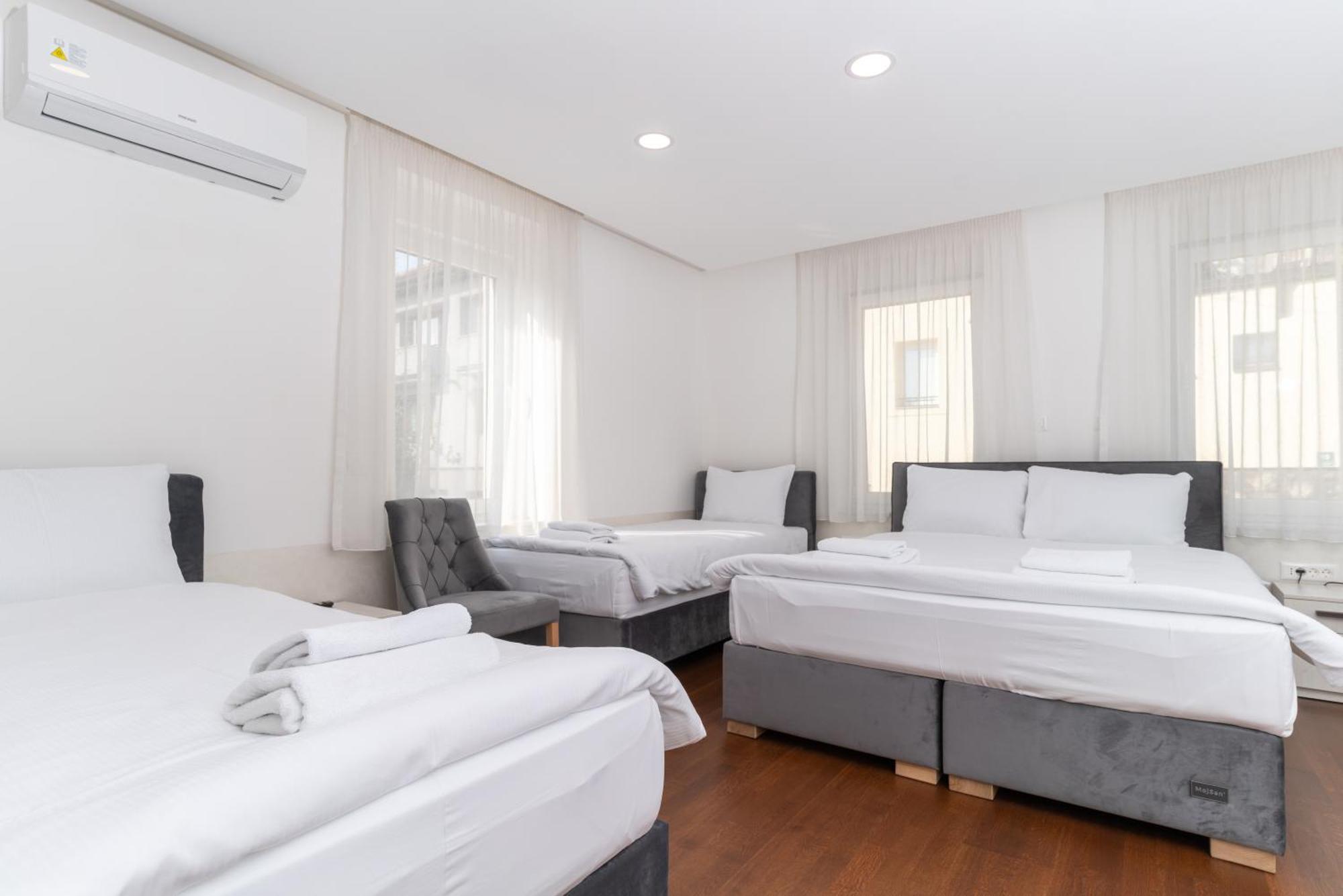 Ornament Hotel And Apartments Сараево Екстериор снимка
