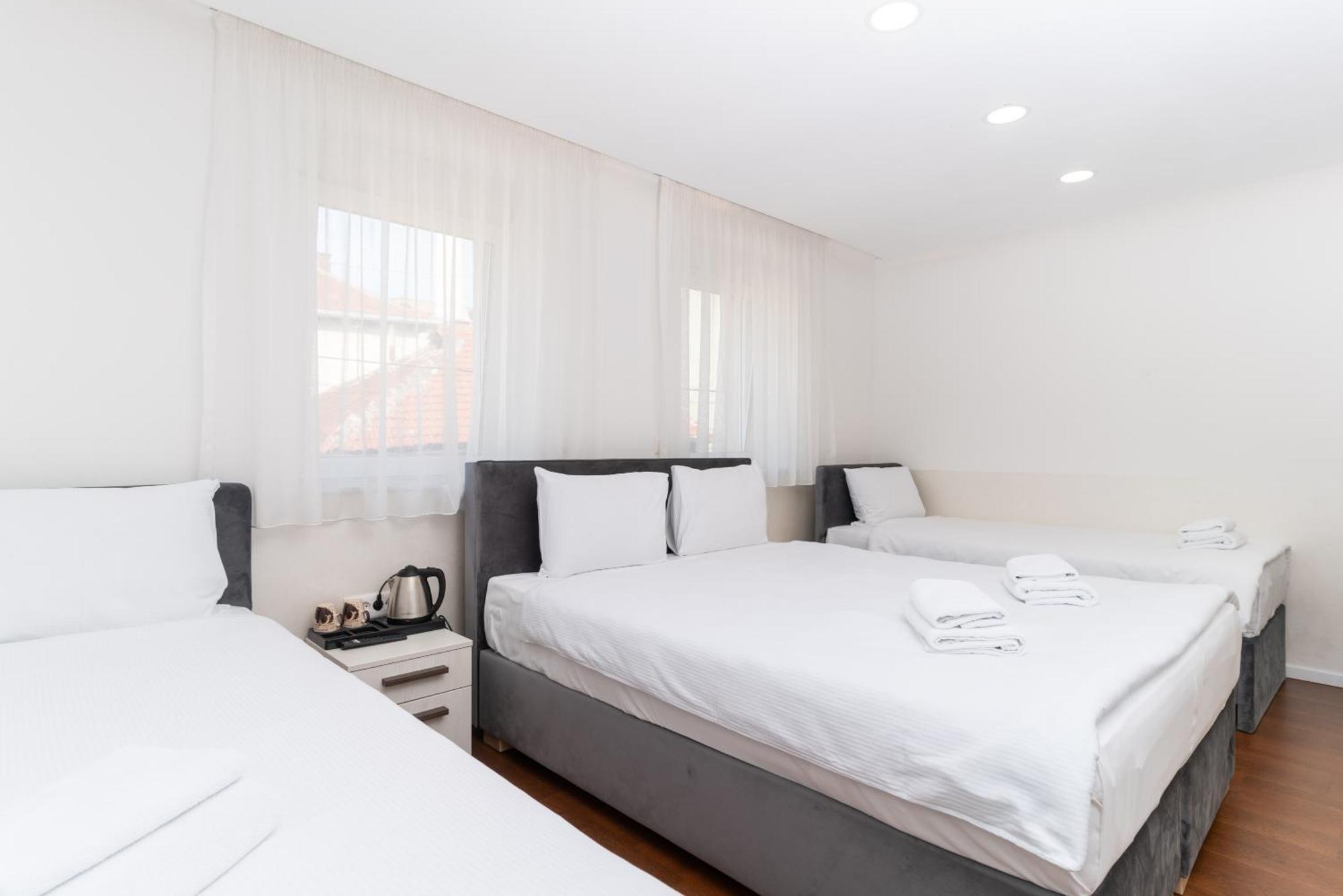 Ornament Hotel And Apartments Сараево Екстериор снимка