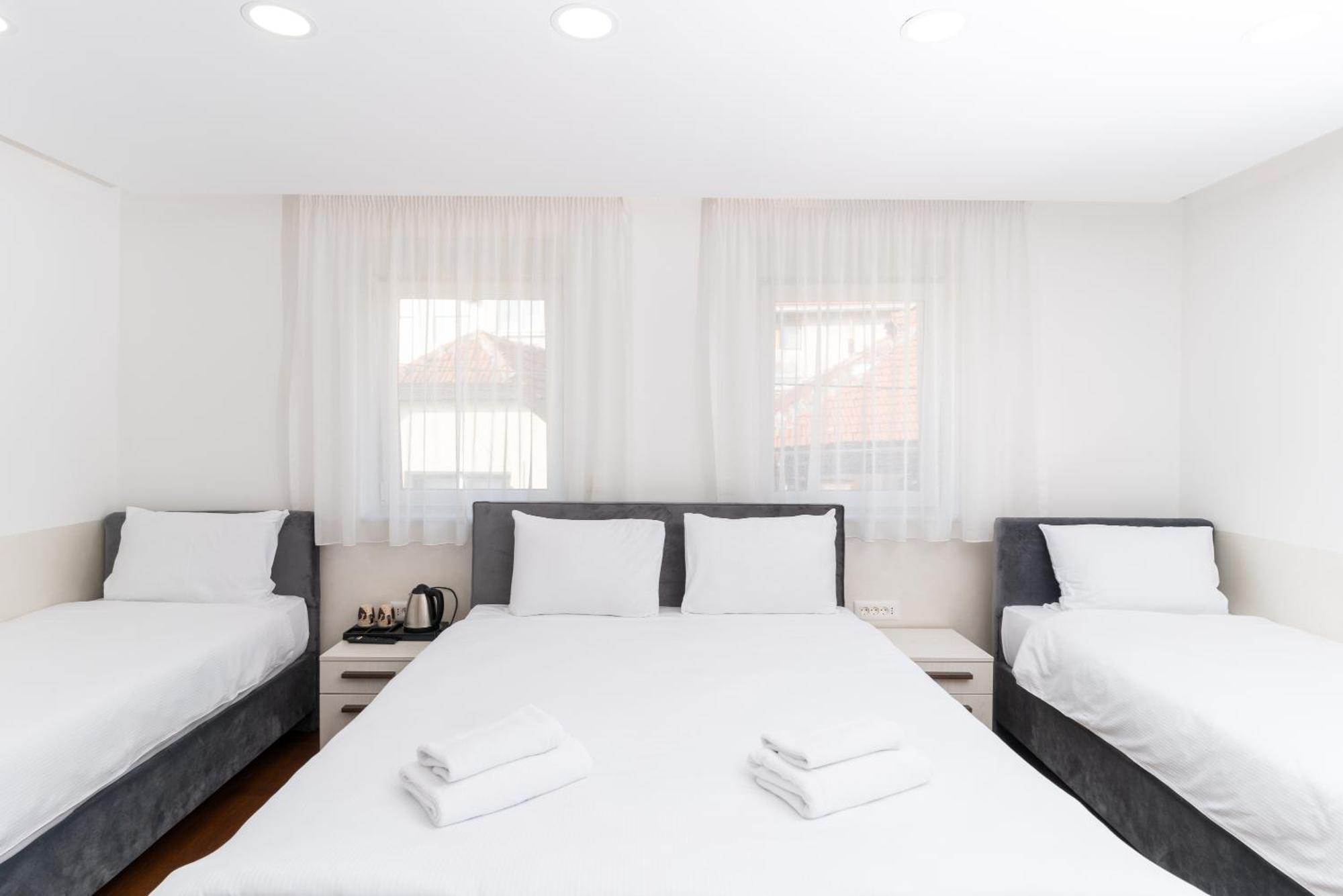 Ornament Hotel And Apartments Сараево Екстериор снимка